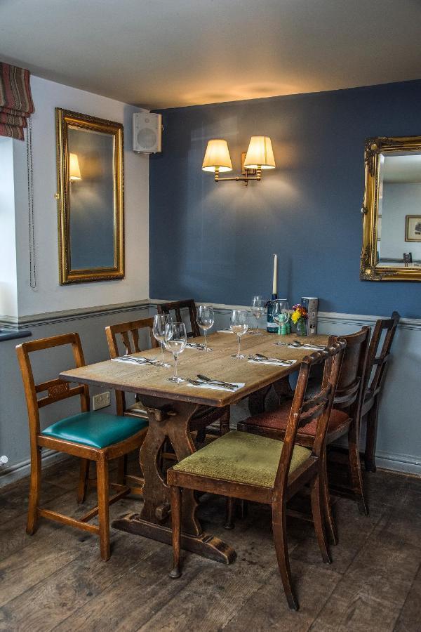 The George Inn Warminster Dış mekan fotoğraf