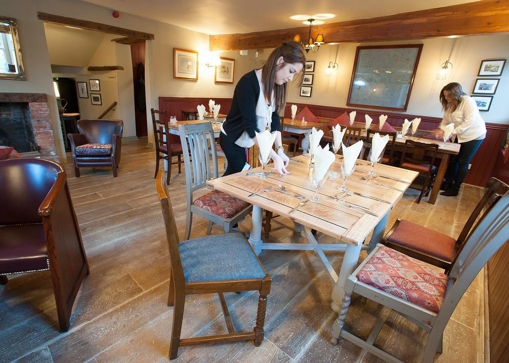 The George Inn Warminster Dış mekan fotoğraf