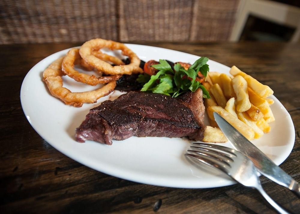 The George Inn Warminster Dış mekan fotoğraf